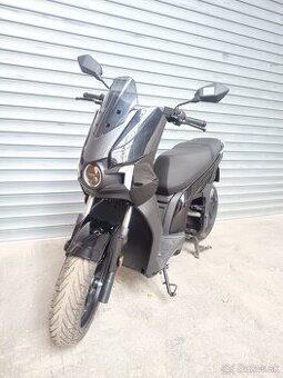 Predam el. skuter Silence S01