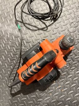 Black+Decker Elektrický hoblík KW750