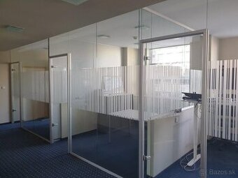 Ucelený, zariadený kancelársky celok, s možnosťou parkovania