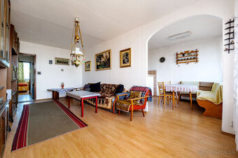 REZERVOVANÝ | 3 izbový byt s loggiou | Severná | Moldava n/B