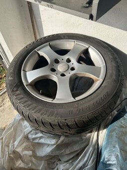 Predám 4 zimné pneumatiky na diskoch