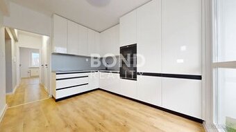 PRIPRAVUJEME, priestranný 4-izbový byt s lodžiou na začiatku