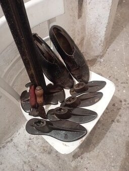 Starožitné obuvnícke kopyto sada+ topánky - 1