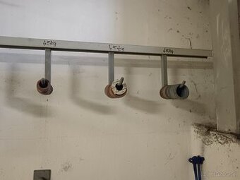 Tesnenie, váha a lampy