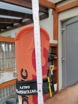 Slalomové lyže Atomic