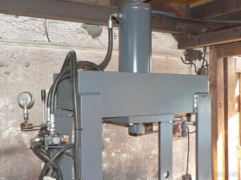 Hydraulický lis 40t.