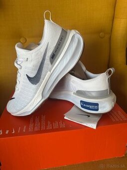 Damske bezecke tenisky Nike Invincible Run 3