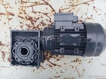 Snekova prevodovka s elektromotorom 0,55kW.....
