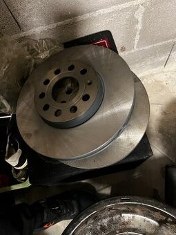 Brzdový kotúč Škoda octavia 2 superb 2 Vw gollf 5 a td.