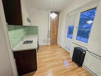 Predaj | 2-izbový byt s balkónom v centre Michaloviec | Býva