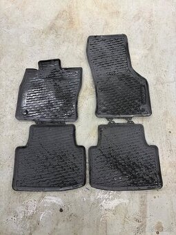 Passat B8 Variant gumove rohoze + vanicka do kufra