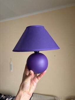 Lampa stolná fialová