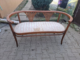 Predám starožitnú sofu THONET