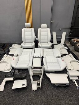 Biely interiér pre bmw e32 long