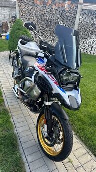 BMW R 1250 GS. Rallye Adventure option 719 akrapovic