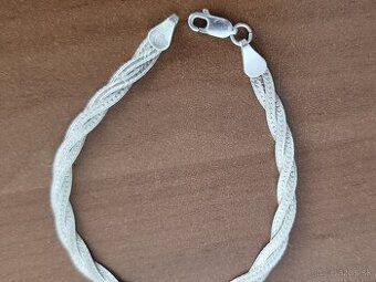 strieborný prepletaný plochý náramok 17 cm