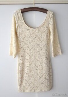Béžové čipkované šaty