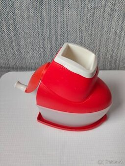 Tupperware mlynček na syr,orechy