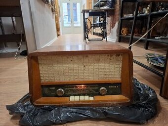 Tesla Gálová 2 428