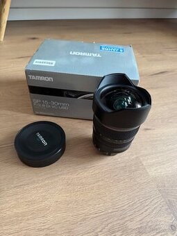 tamron 15-30 2.8 pre nikon f + batoh + blesk + konverter
