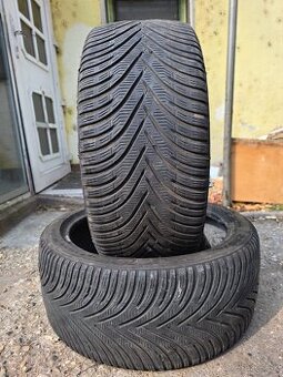 Ponúkam 2 zimné pneumatiky Bfgoodrech Force 225/40 R18