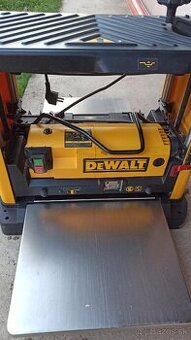 Predám hrúbkovačku - hoblovačku DeWalt DW733