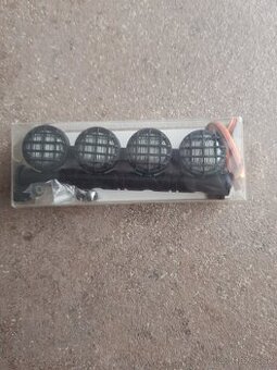 TRAXXAS AXIAL 4×4 diely