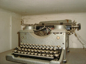 Písací stroj Royal