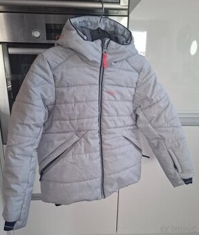 Zimna bunda Wedze z Decathlonu