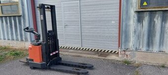 elektr. BT S12F rok výr. 2003 s prízdvihom a plošinou
