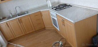KUCHYNSKÁ LINKA,ROHOVÁ ALEBO ROVNÁ