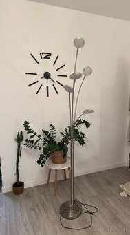 Stojacia LED lampa