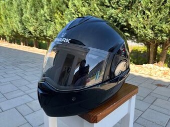 Vyklapacia prilba Shark evolineseries3