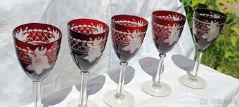 Poháre na víno rubínové brúsené sklo