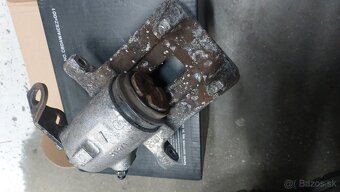 Na VW Golf 4 brzdový stmeň