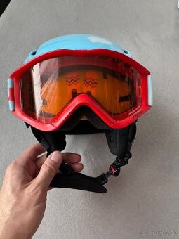 Detská lyžiarska prilba s okuliarmi - 1
