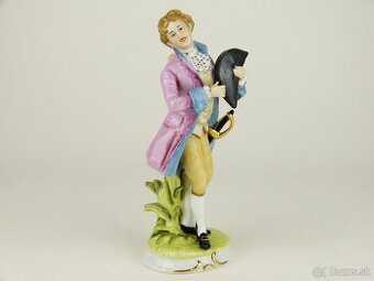 Porcelánová Soška - Šľachtic so Šabľou