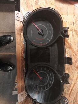 Budík Mitsubishi Outlander