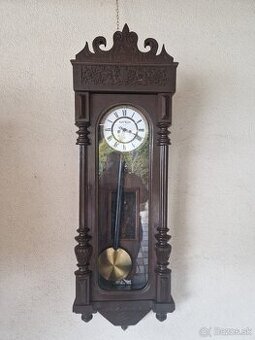 Starožitné nástenné hodiny