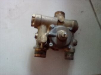 Predám plnefunkčný trojcestný ventil PROTHERM TIGER 24 KTZ