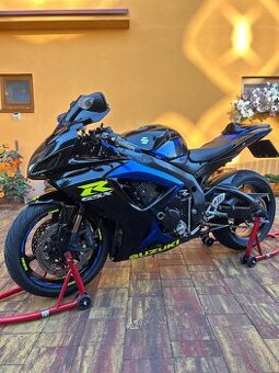 Suzuki gsxr 750 k7