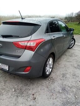 Hyundai i30 1.6 CRDi (94kW) - Kupované v SR - TOP VÝBAVA