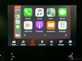 Rádio uConnect 7” na Fiat 500L s CarPlay
