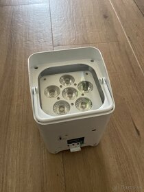 Nové baterkové WiFi LED PAR 6x18W RGBWAUV WiFi + kejs.