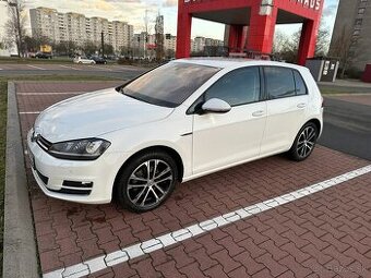 Volkswagen Golf 7 2.0 TDI edicia Lounge r.v 2016 bixenon