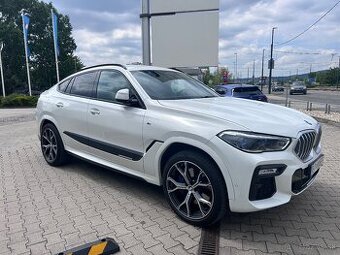 Predam BMW X6 xDrive30d 210kw biela M packet,rv2021