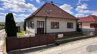 Rodinny dom so zahradou 800 m2 Hlohovec