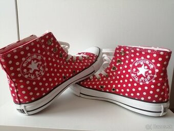 CONVERSE bodkované
