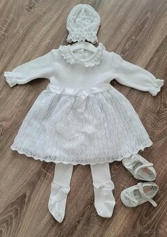 Dievcenske saty na krst