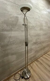 Predám stojacu lampu